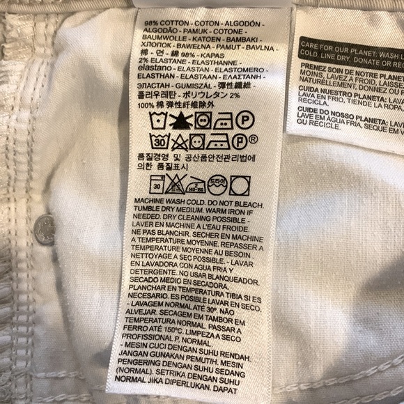 Women’s crop Light khaki capri jeans. Size 8 - Picture 12 of 12